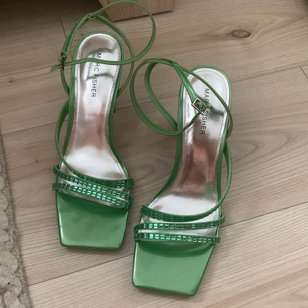 BRAND NEW MARC FISHER HEELS